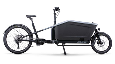 Esillä on harmaa Cube Cargo Hybride 500 -lastipyörä.